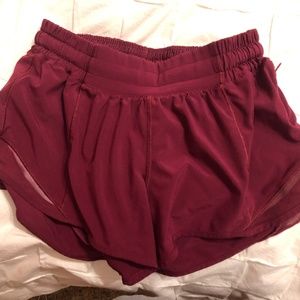Lululemon Hotty Hot Short 2.5"